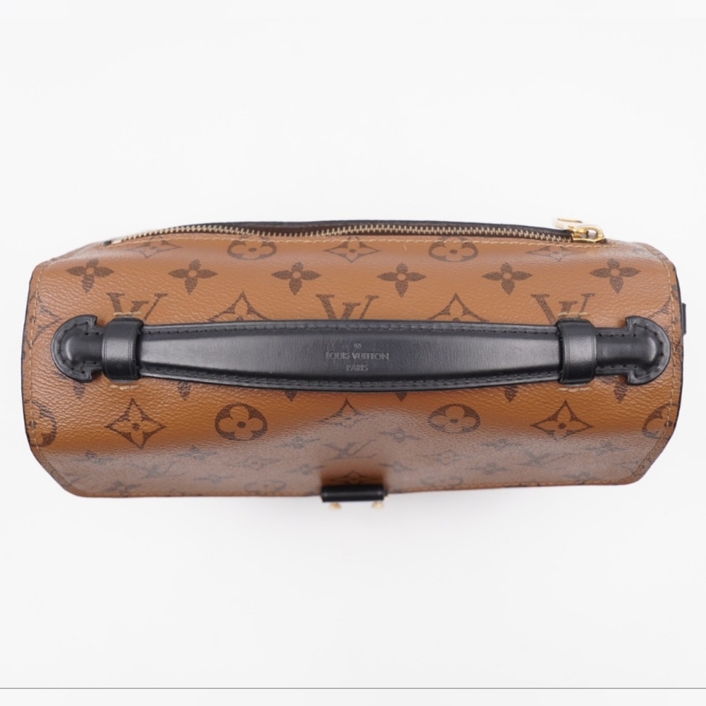 CF01 💟 Louis Vuitton Reverse Monogram Pochette M… - image 4